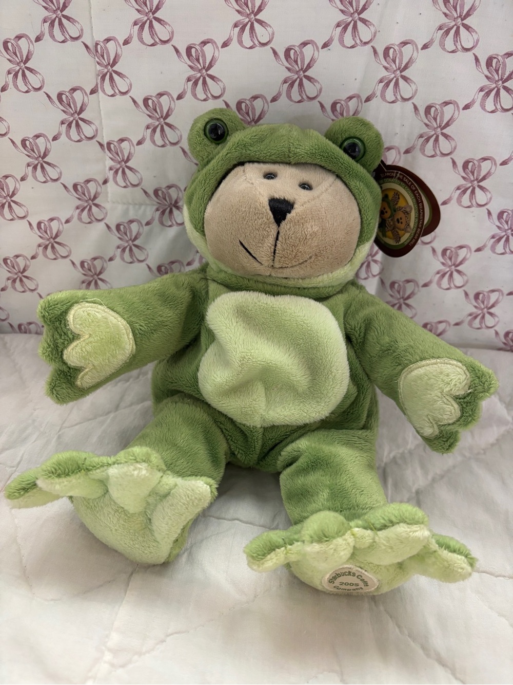Starbucks Coffee Co 2005 Green Frog Plush "Bearista" bear with Light-Green Belly